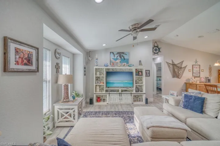 1502 NE 7th  PL, Cape Coral, FL 33909