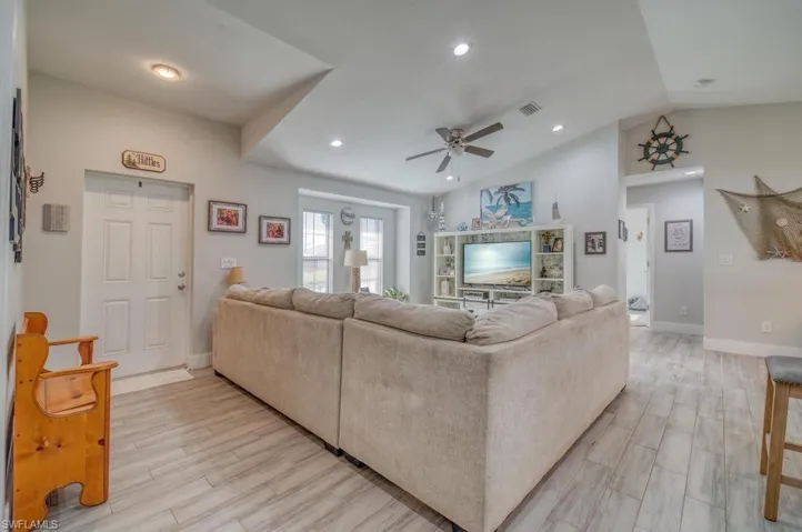 1502 NE 7th  PL, Cape Coral, FL 33909