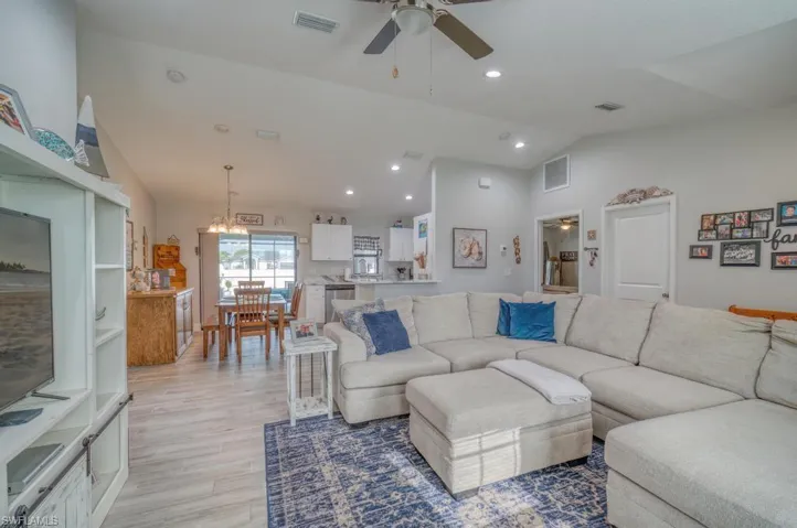1502 NE 7th  PL, Cape Coral, FL 33909