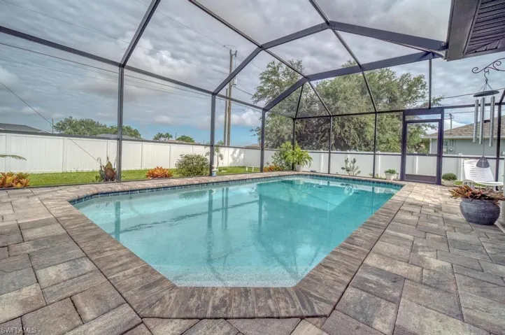 1502 NE 7th  PL, Cape Coral, FL 33909