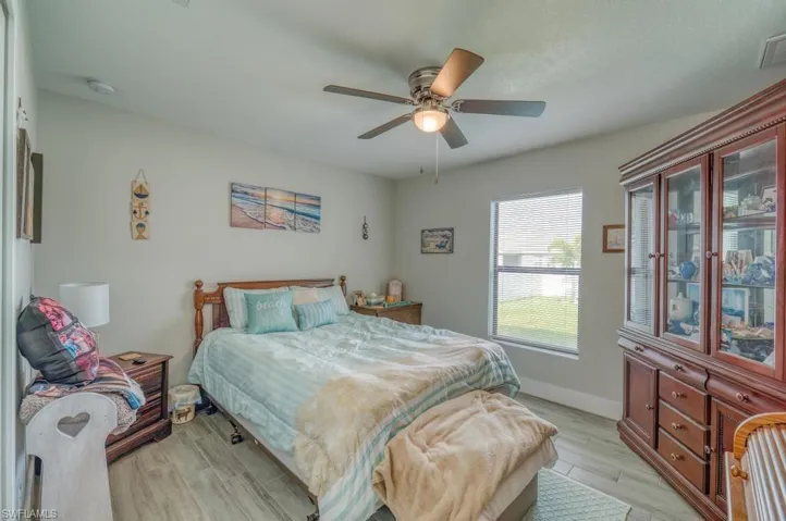 1502 NE 7th  PL, Cape Coral, FL 33909