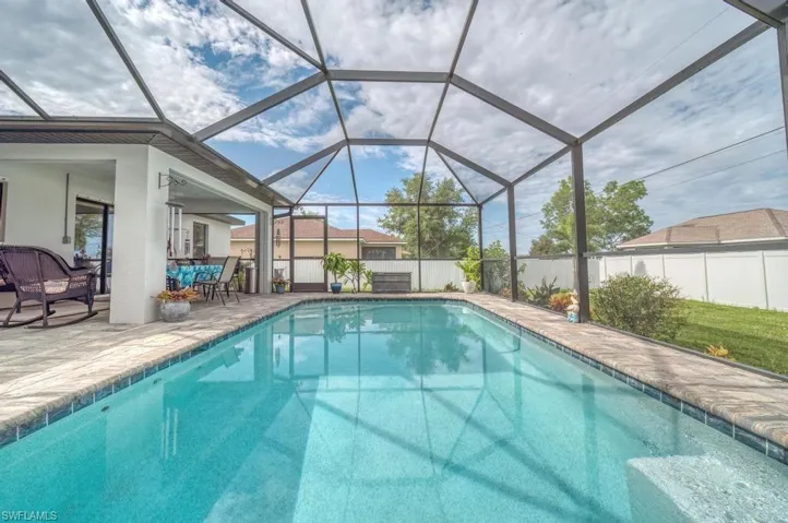 1502 NE 7th  PL, Cape Coral, FL 33909