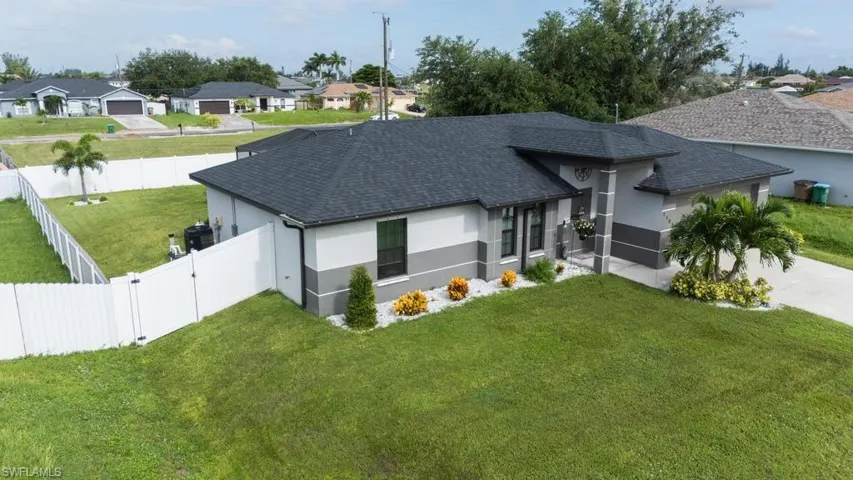 1502 NE 7th  PL, Cape Coral, FL 33909