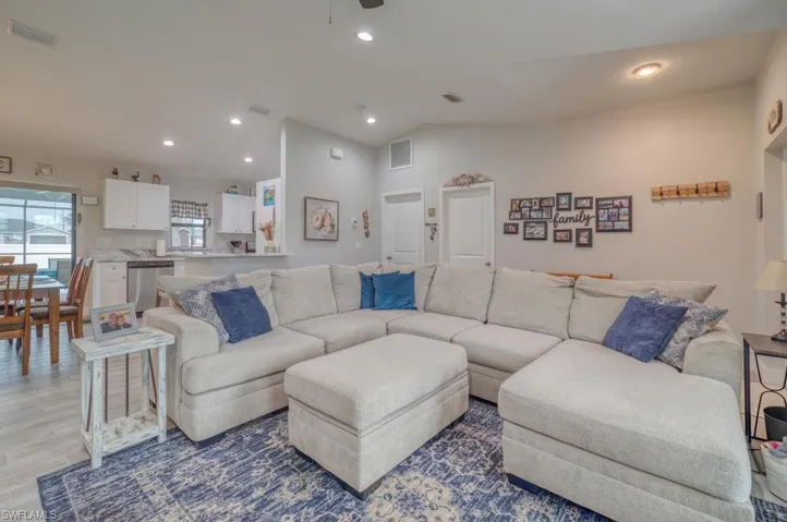 1502 NE 7th  PL, Cape Coral, FL 33909