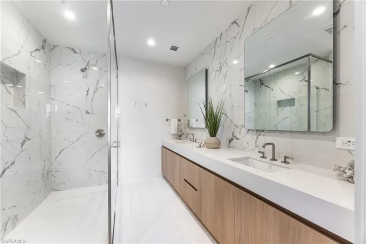 5100 Seagrass Blvd 202, Bonita Springs, Florida 34134