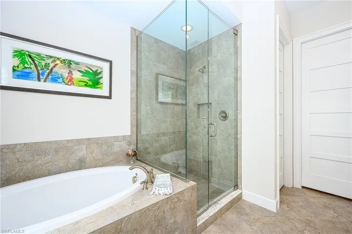 6561  Dominica  DR, Naples, FL 34113