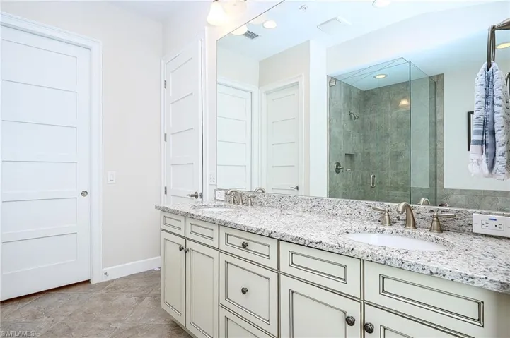 6561  Dominica  DR, Naples, FL 34113