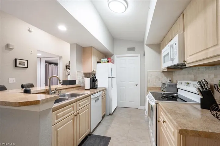 4635  Saint Croix  LN, Naples, FL 34109