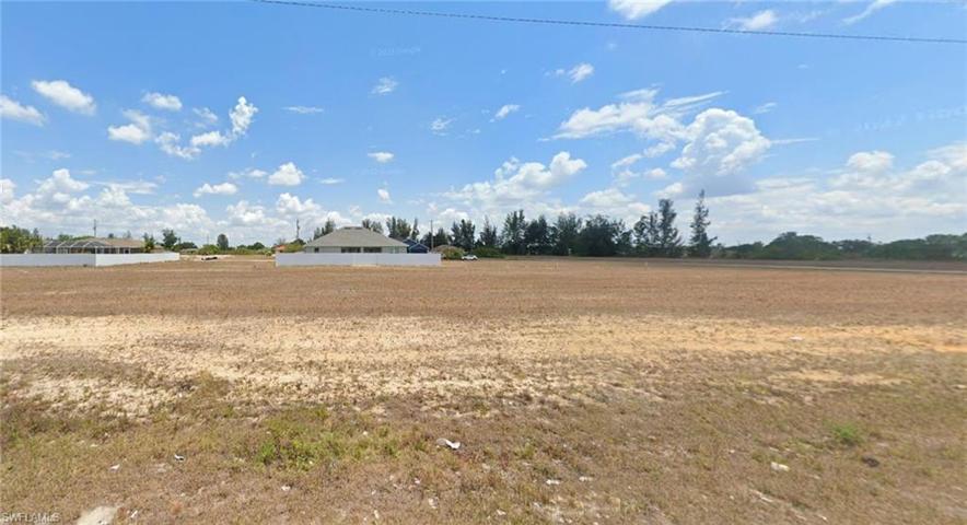 909 Santa Barbara BLVD N, CAPE CORAL FL 33993