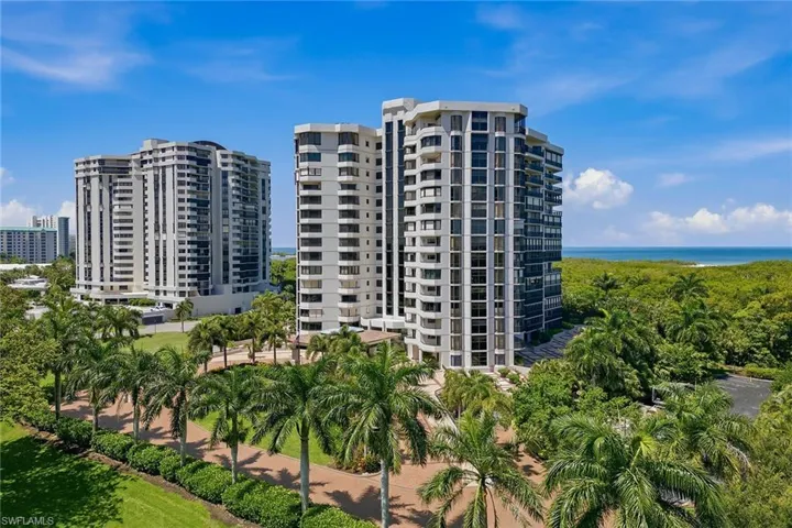6075 Pelican Bay Blvd C, Naples, Florida 34108