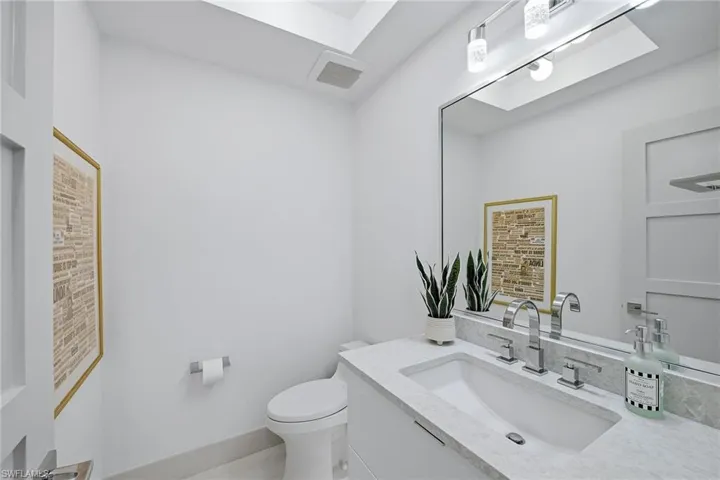 6075 Pelican Bay Blvd C, Naples, Florida 34108