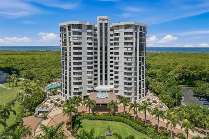 6075 Pelican Bay Blvd C, Naples, Florida 34108