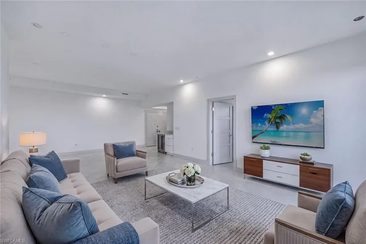 6075 Pelican Bay Blvd C, Naples, Florida 34108