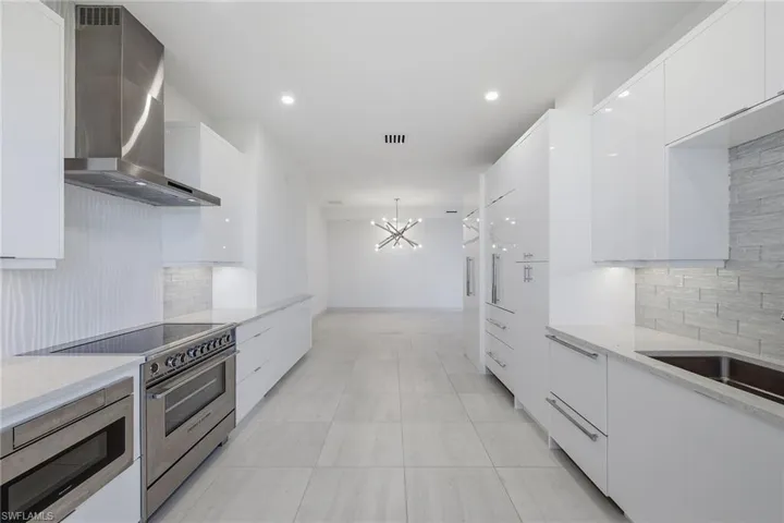 6075 Pelican Bay Blvd C, Naples, Florida 34108