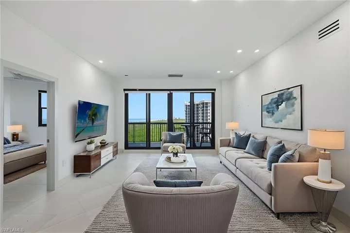 6075 Pelican Bay Blvd C, Naples, Florida 34108