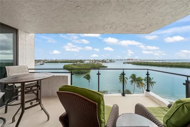 Open lanai with new railing system