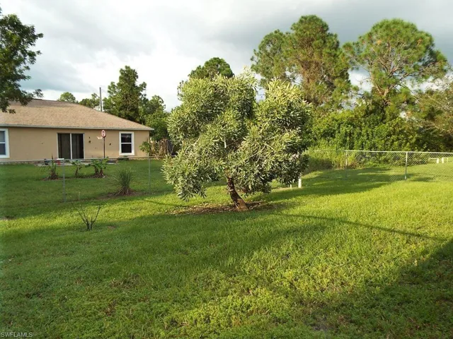 5046 Jones Dr, Lehigh Acres, Florida 33973