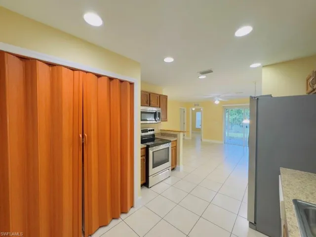 5046 Jones Dr, Lehigh Acres, Florida 33973