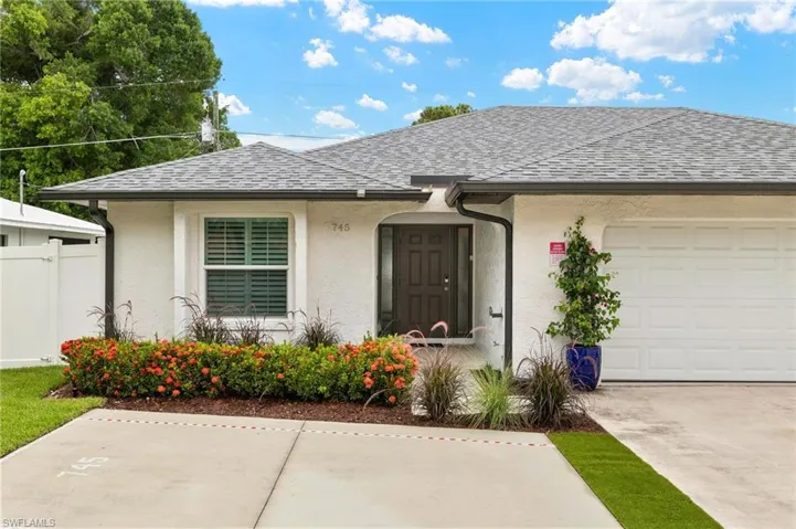 745  91st N AVE, Naples, FL 34108