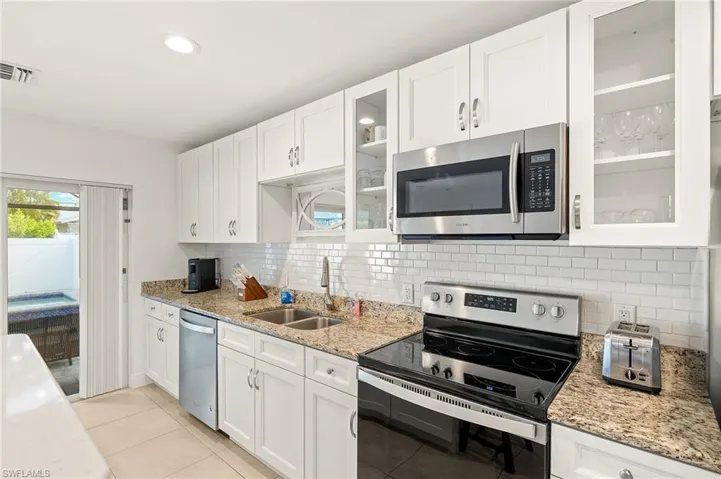 745  91st N AVE, Naples, FL 34108