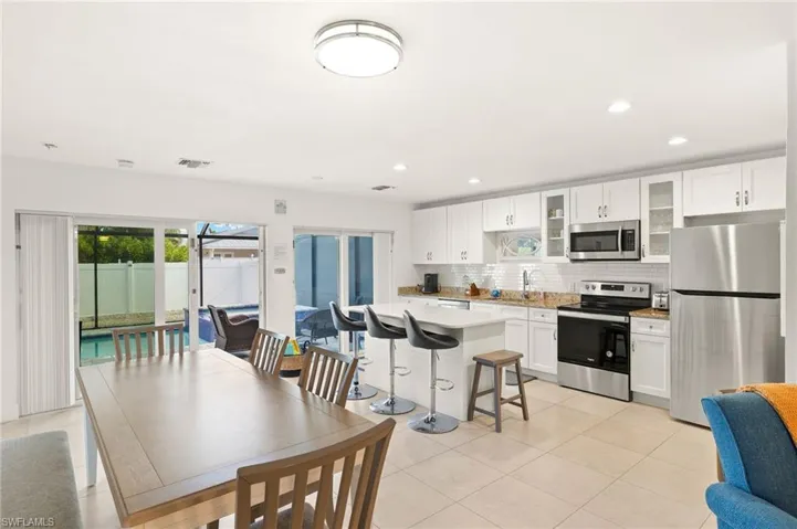 745  91st N AVE, Naples, FL 34108