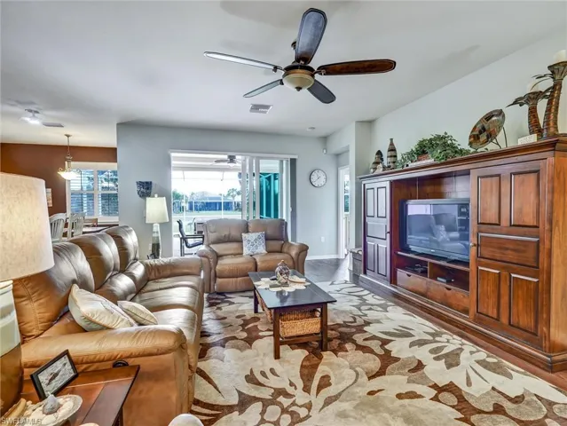 Living area with ceiling fan
