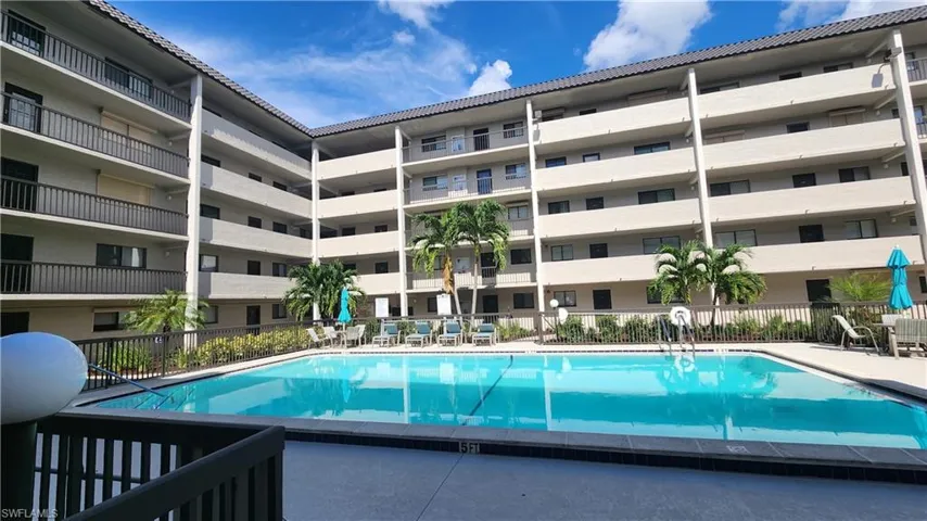 2121 Collier Ave 107, Fort Myers, Florida 33901