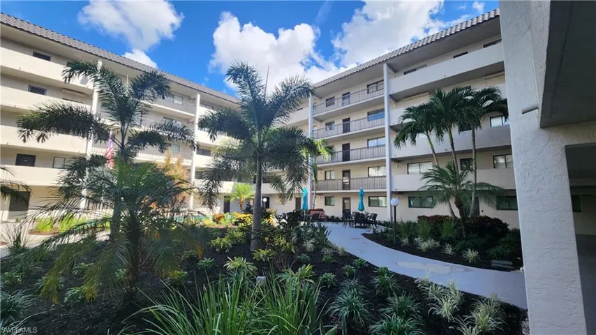 2121 Collier Ave 107, Fort Myers, Florida 33901