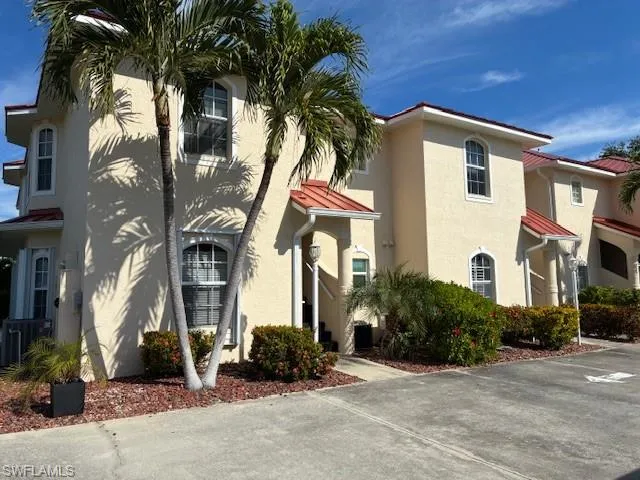Mediterranean / spanish-style house with stucco siding