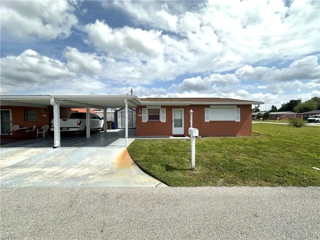 1113  Broad  CT, Lehigh Acres, FL 33936