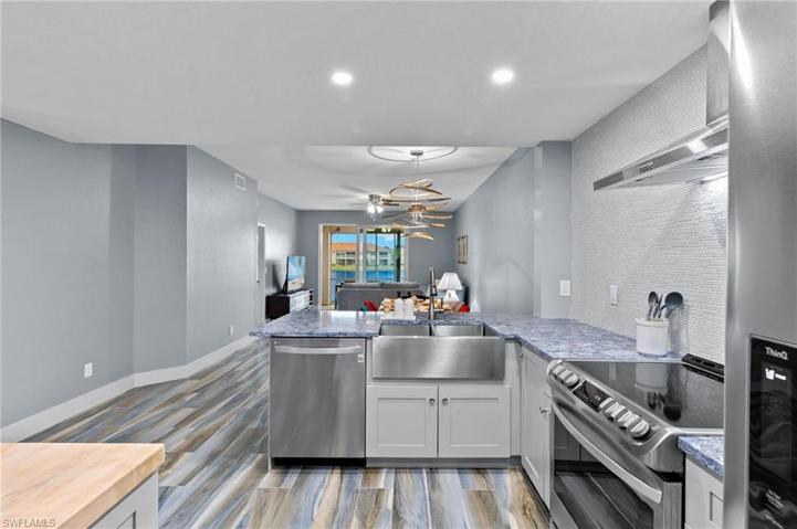 6270 Huntington Lakes CIR # 101, NAPLES FL 34119