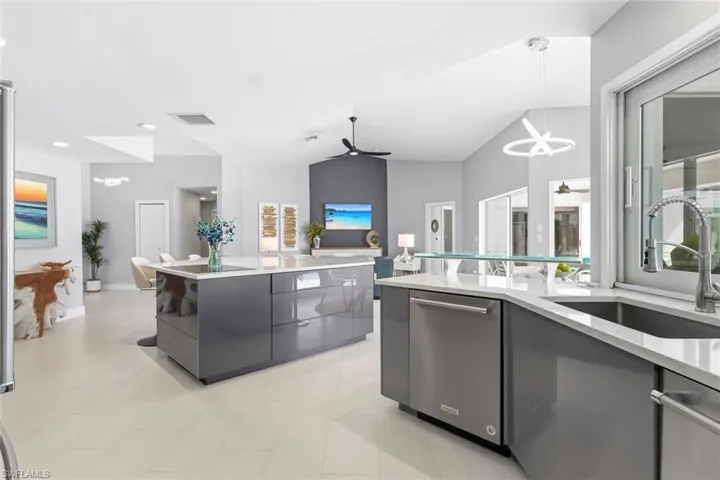 Contemporary kitchen with