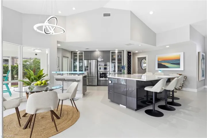 Contemporary and open kitchen layout.