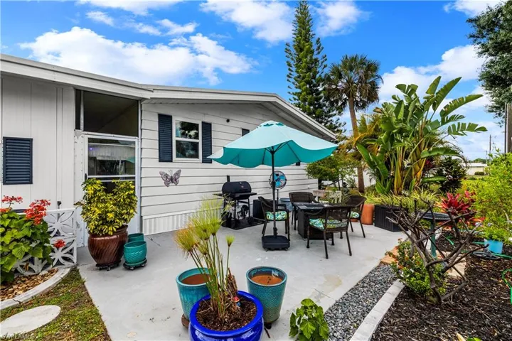 506 Blossom Ct, North Fort Myers, Florida 33917