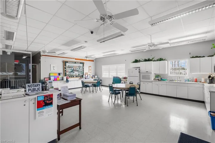 506 Blossom Ct, North Fort Myers, Florida 33917