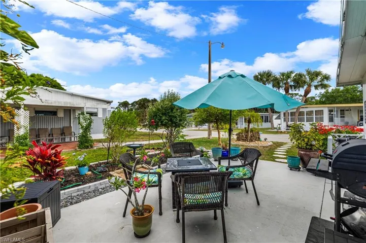 506 Blossom Ct, North Fort Myers, Florida 33917