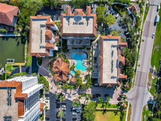 450  Launch  CIR, Naples, FL 34108