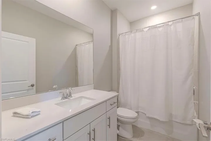 19504  Hinkley  DR, Estero, FL 33928