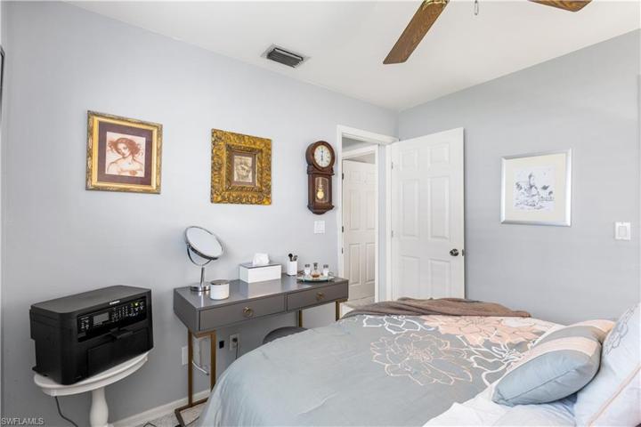 bedroom- perfect for guests, kids, or home office