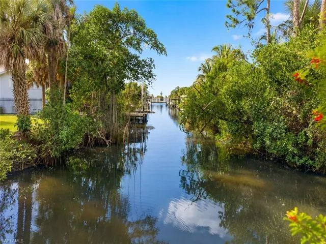 Canal Frontage with Gulf Access