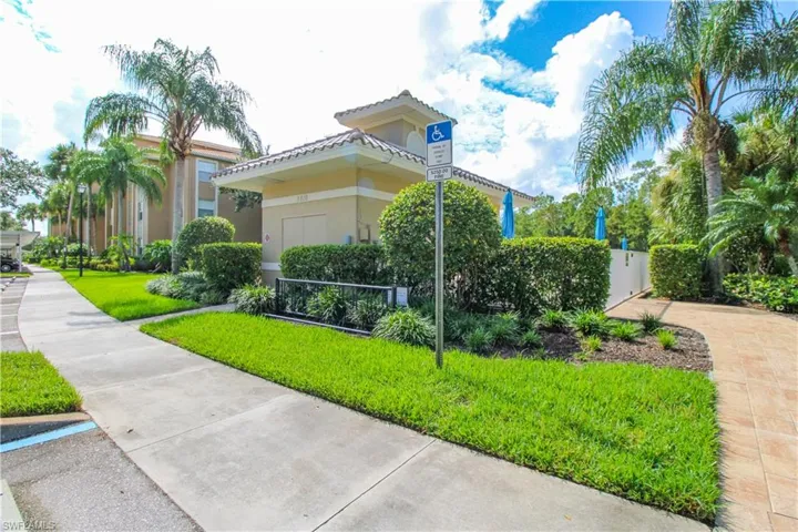 3820  Sawgrass  WAY, Naples, FL 34112