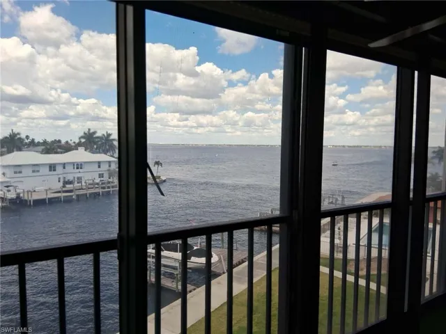 Front Lanai