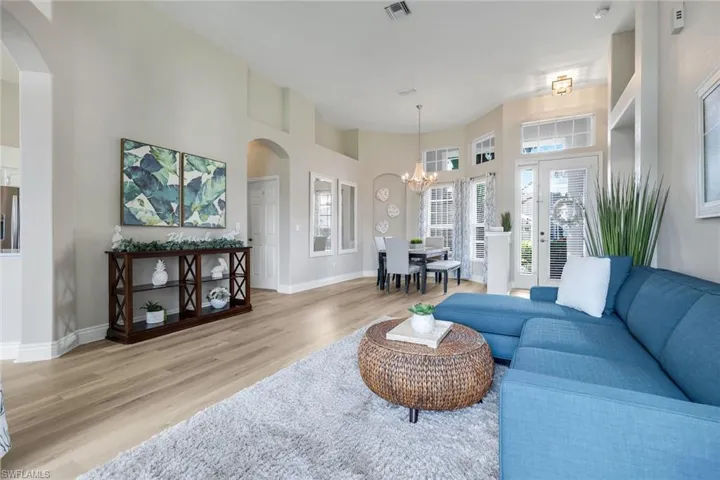 196 Skipping Stone Ln, Naples, Florida 34119