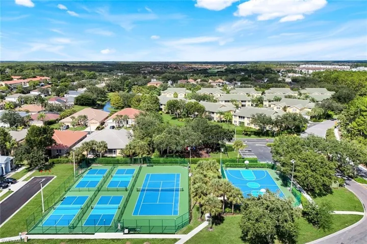 196 Skipping Stone Ln, Naples, Florida 34119