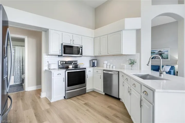 196 Skipping Stone Ln, Naples, Florida 34119