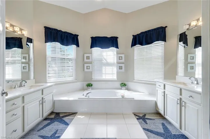 196 Skipping Stone Ln, Naples, Florida 34119