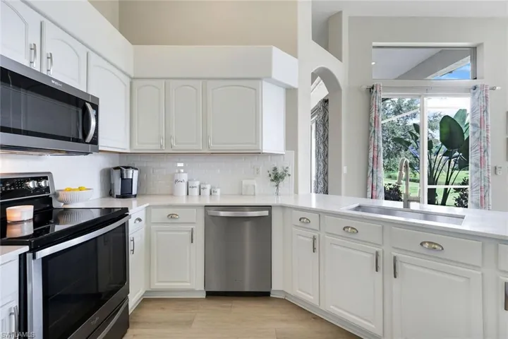 196 Skipping Stone Ln, Naples, Florida 34119