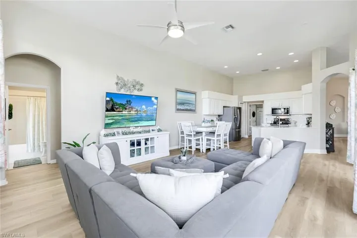 196 Skipping Stone Ln, Naples, Florida 34119