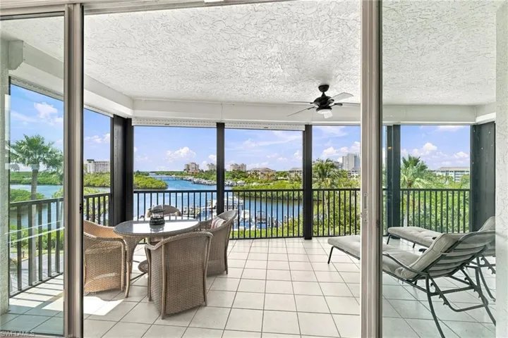 Screened in lanai, sunset views over bay and gulf
