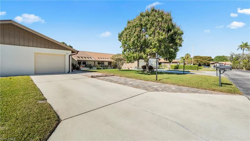 219  Charity  CT, Naples, FL 34112